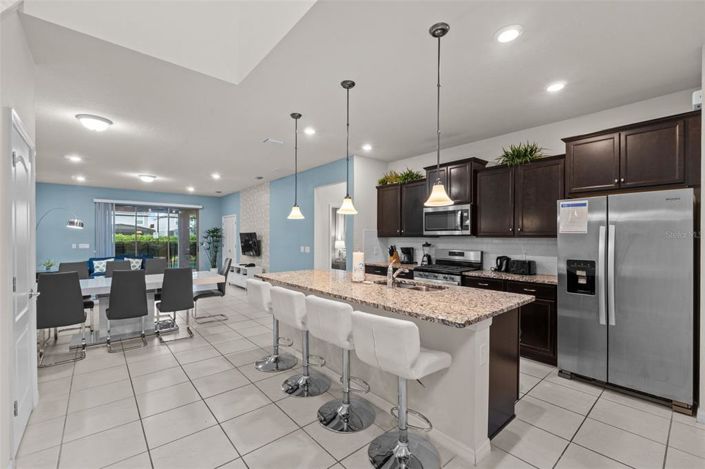 Image No.5-6 Bed House for sale