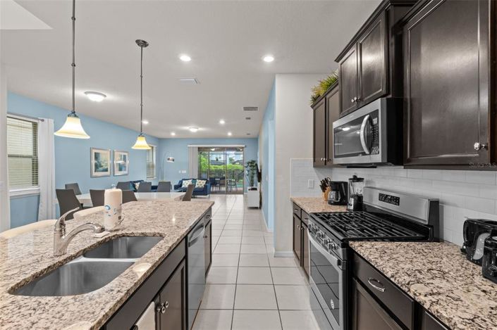 Image No.9-6 Bed House for sale