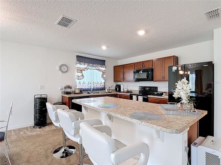 Image No.10-3 Bed House for sale