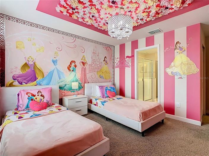 Image No.25-8 Bed House for sale