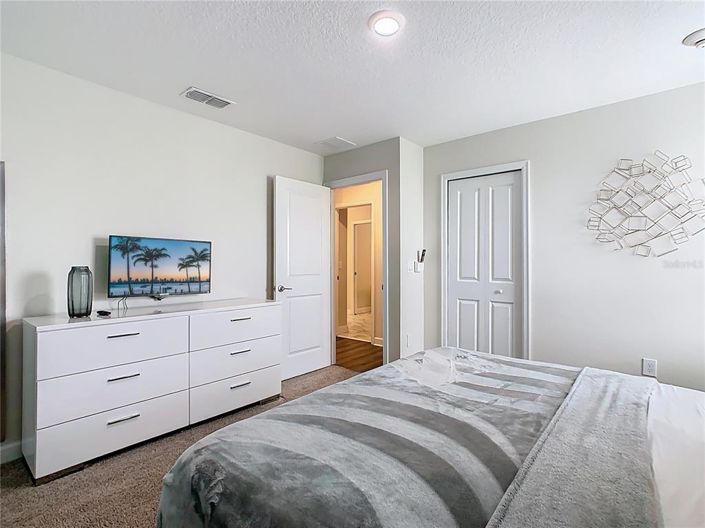 Image No.35-8 Bed House for sale