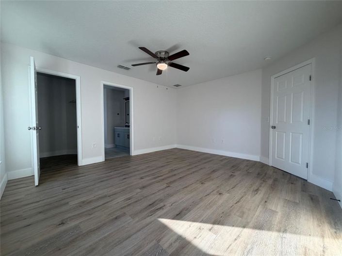 Image No.15-3 Bed House for sale