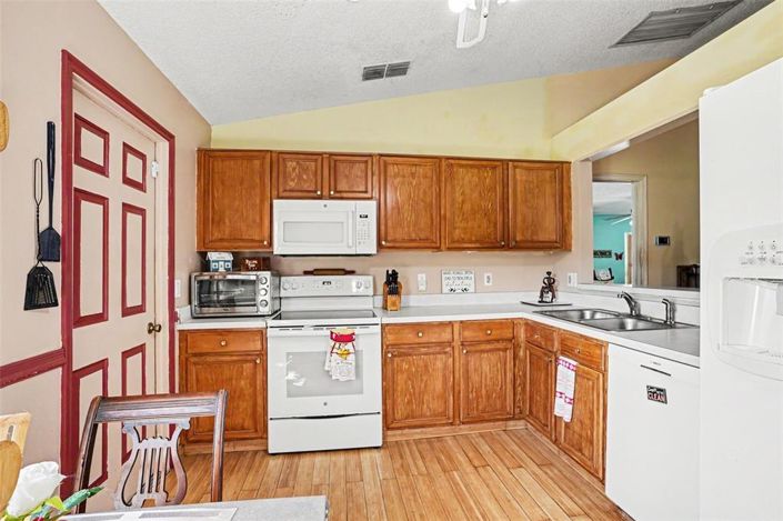 Image No.11-3 Bed House for sale