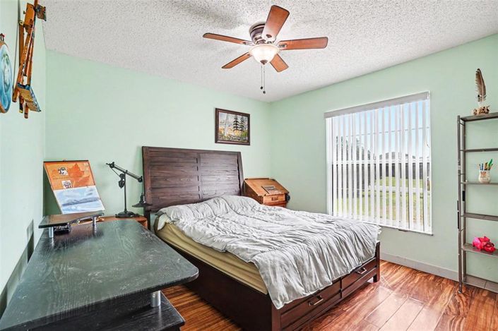 Image No.17-3 Bed House for sale