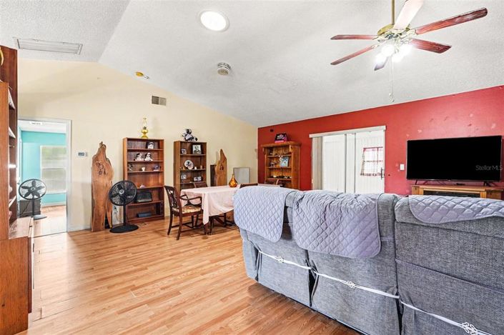 Image No.6-3 Bed House for sale