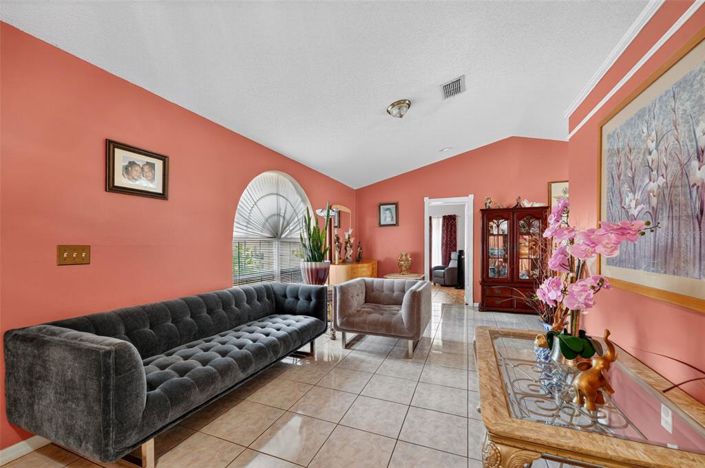 Image No.14-3 Bed House for sale