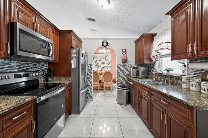 Image No.17-3 Bed House for sale