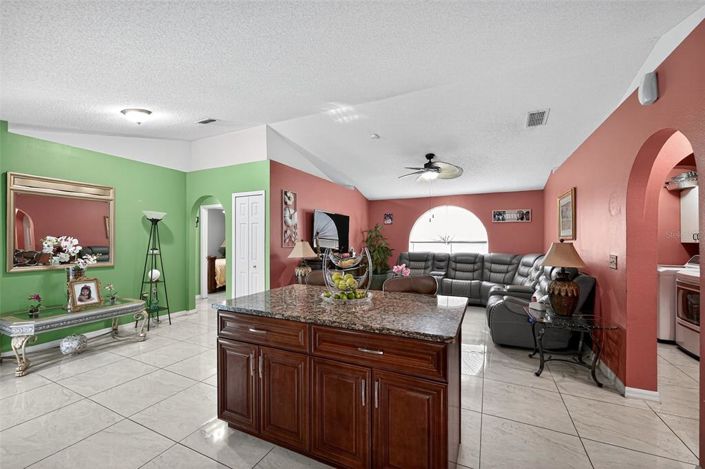 Image No.18-3 Bed House for sale