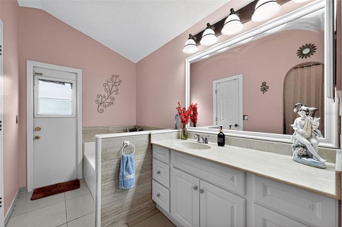 Image No.24-3 Bed House for sale