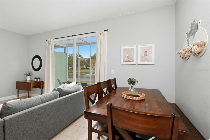 Image No.8-Maison de ville de 4 chambres à vendre à Saint John