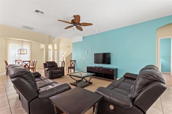 Image No.8-5 Bed House for sale