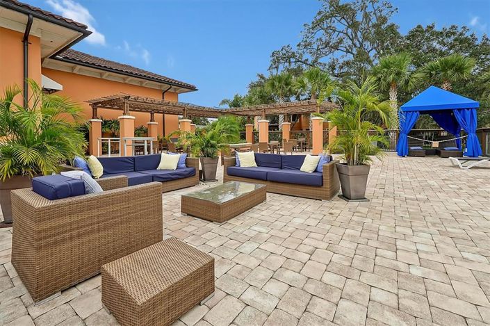 Image No.44-2 Bed Townhouse for sale