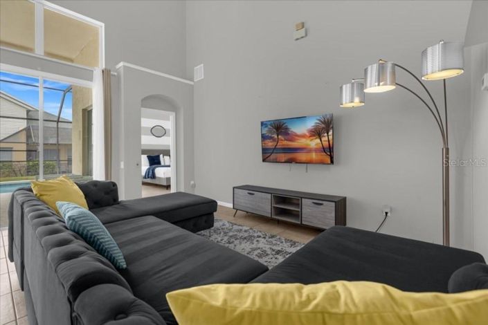 Image No.7-5 Bed House for sale