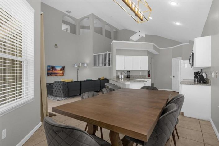 Image No.9-5 Bed House for sale