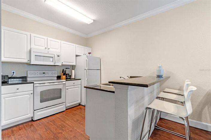 Image No.5-3 Bed Townhouse for sale