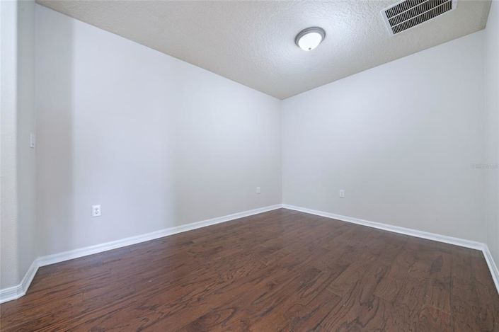 Image No.26-3 Bed Townhouse for sale