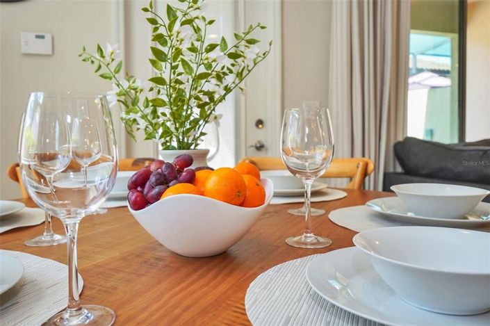 Image No.19-5 Bed Townhouse for sale