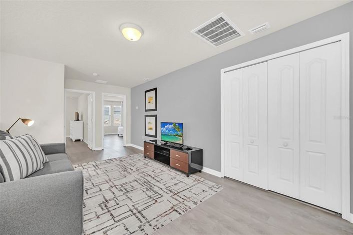 Image No.25-5 Bed Townhouse for sale