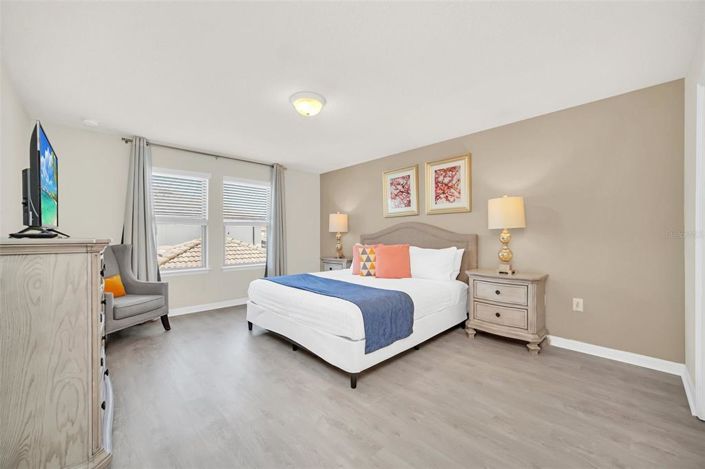 Image No.28-5 Bed Townhouse for sale