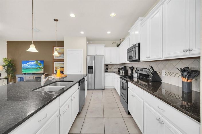 Image No.6-5 Bed Townhouse for sale