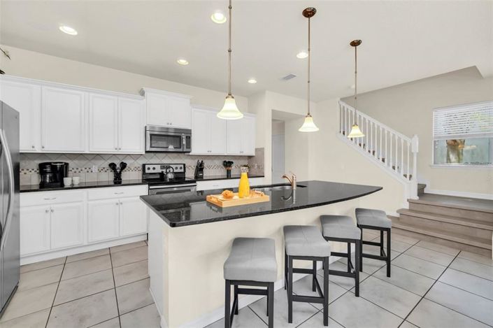 Image No.8-5 Bed Townhouse for sale