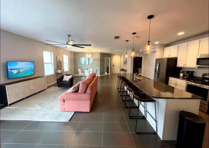 Image No.2-4 Bed House for sale