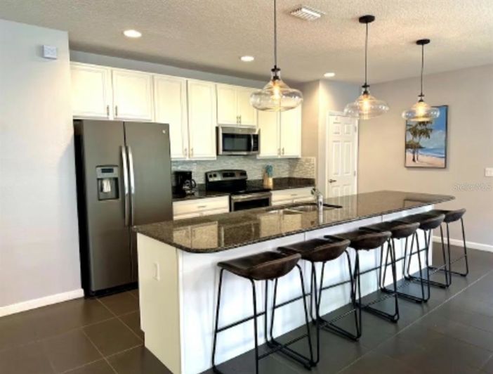 Image No.3-4 Bed House for sale