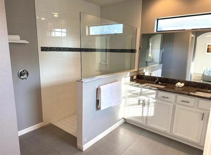 Image No.8-4 Bed House for sale