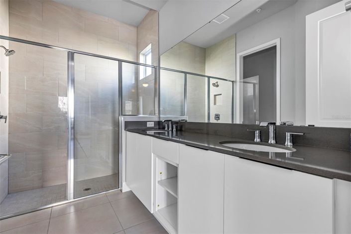 Image No.20-4 Bed Apartment for sale