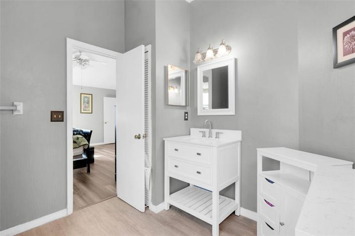 Image No.25-4 Bed House for sale