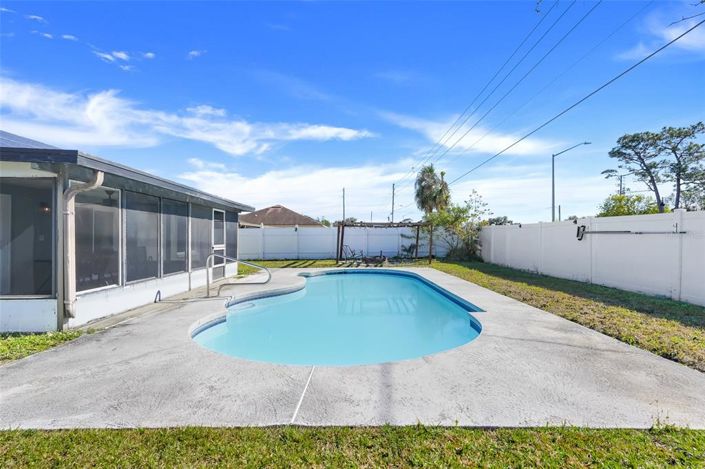 Image No.37-4 Bed House for sale