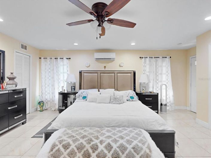 Image No.15-2 Bed House for sale