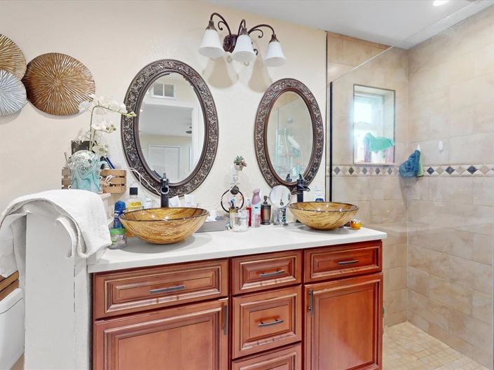 Image No.19-2 Bed House for sale