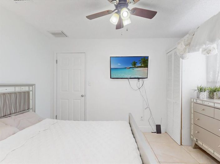 Image No.7-2 Bed House for sale