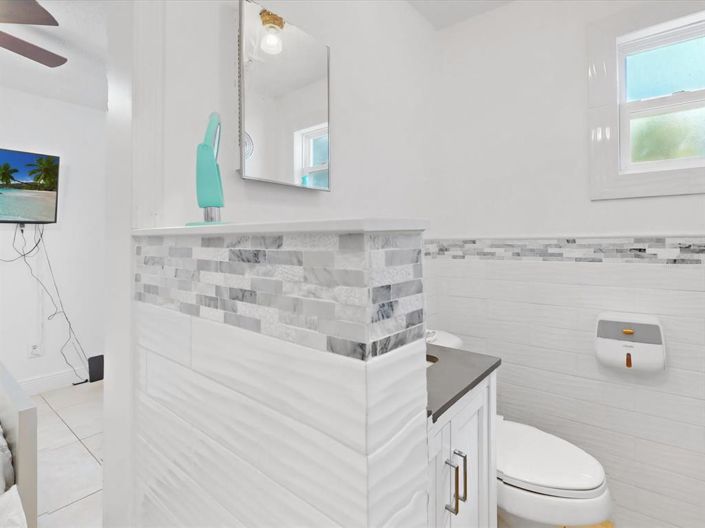 Image No.8-2 Bed House for sale