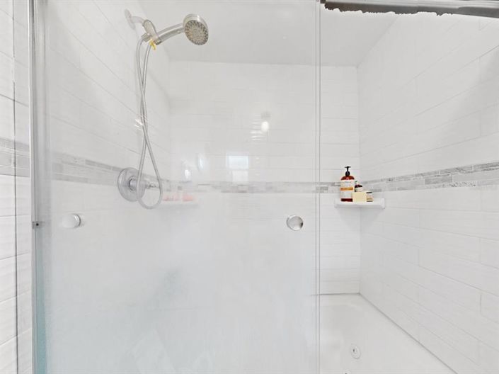 Image No.9-2 Bed House for sale