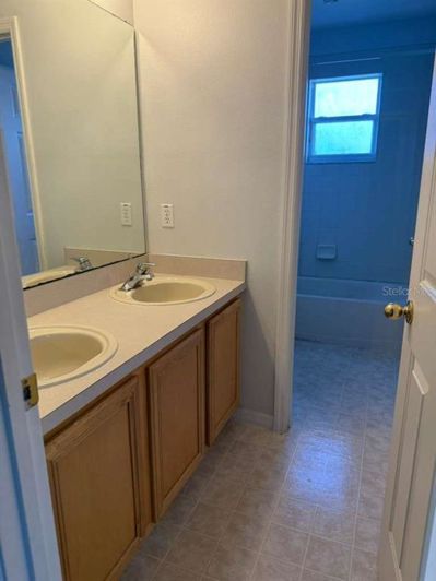 Image No.20-4 Bed House for sale