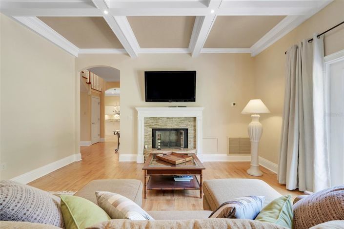 Image No.19-5 Bed House for sale