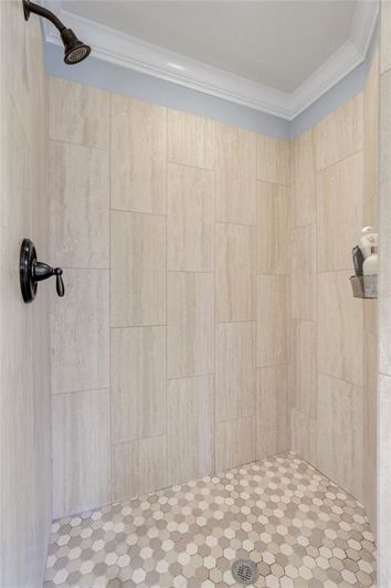 Image No.30-5 Bed House for sale