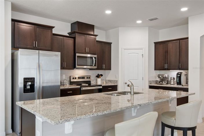 Image No.9-4 Bed House for sale