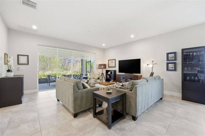 Image No.15-4 Bed House for sale