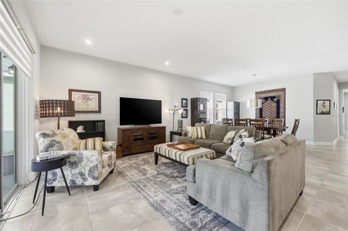 Image No.16-4 Bed House for sale