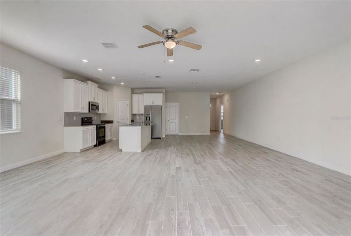 Image No.8-5 Bed House for sale