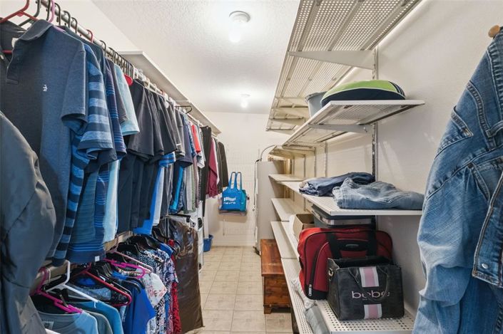 Image No.10-3 Bed House for sale