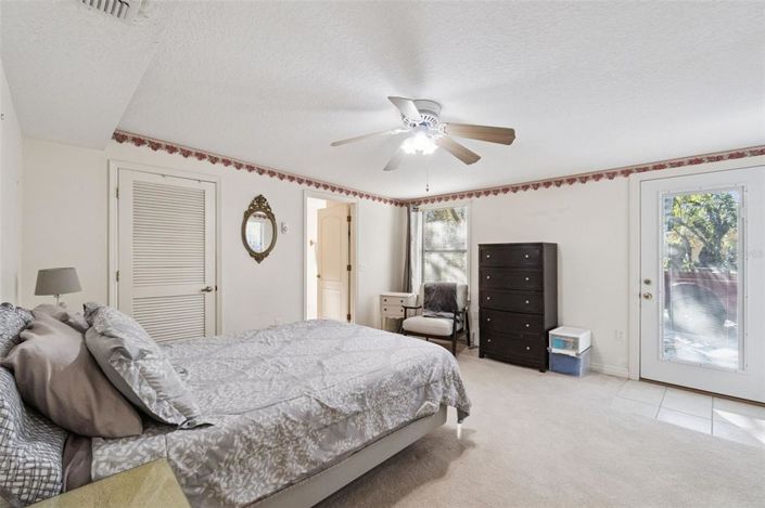 Image No.8-3 Bed House for sale