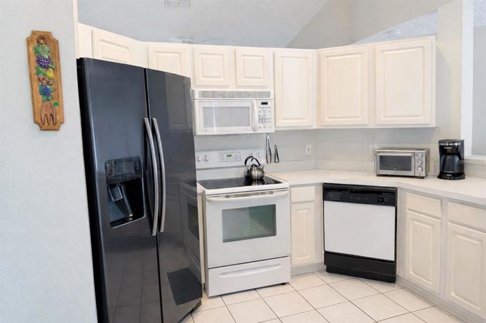 Image No.11-3 Bed House for sale