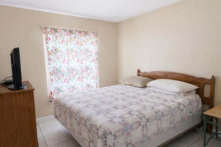 Image No.18-3 Bed House for sale