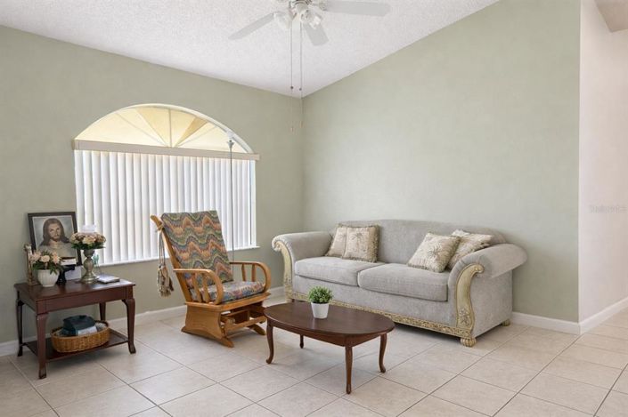 Image No.6-3 Bed House for sale