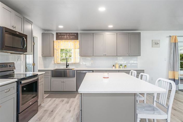 Image No.14-3 Bed House for sale