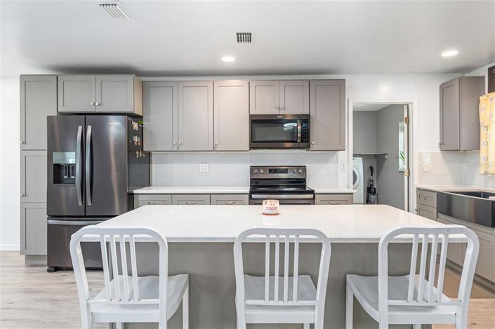 Image No.15-3 Bed House for sale